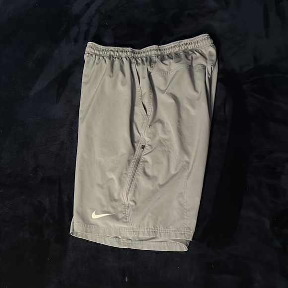 Grey Nike shorts - Picture 2 of 4